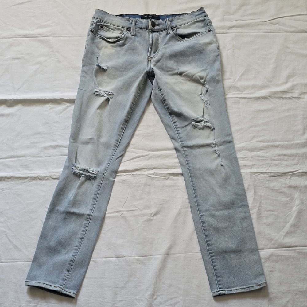Aeropostale Light Gray Distressed Women's Straight Leg Jeans